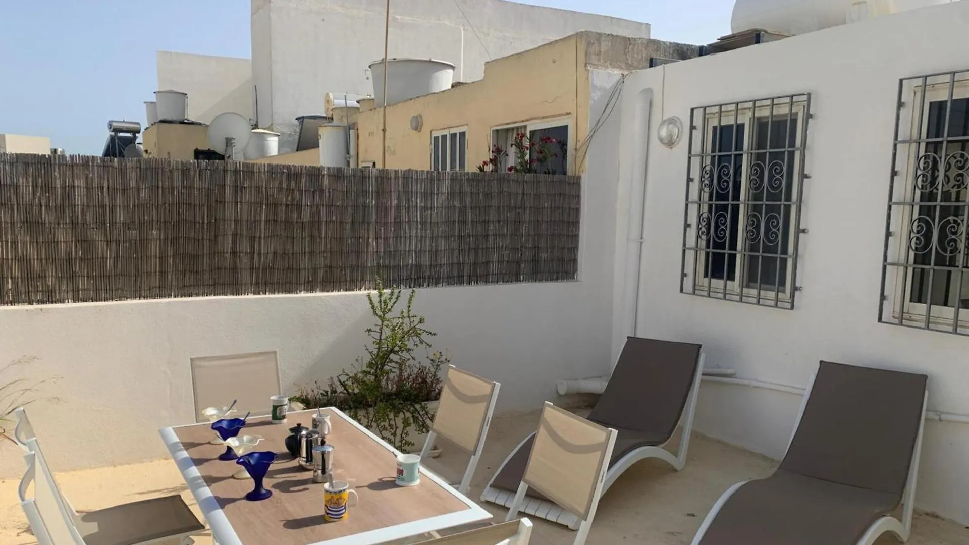 Villa Swieqi With Shared Facilities 107 contacts